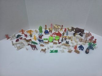 Mixed lot.of vintage little plastic toys