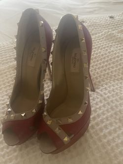 Women’s Valentino Rockstars Accents Leather Pumps