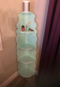 Corner shelf