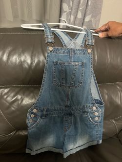 Girls size 12 overall  short