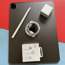 Apple IPad Pro 12.9” 6th Generation (M2 chip / Liquid XDR display/ 2022 ) 256GB with keyboard, pen & Accessories (1TB $1099) 