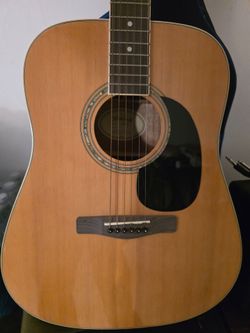Acoustic guitar Mitchell MD 100 with bag and accessories