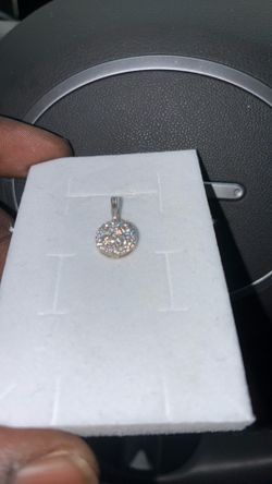 Moissanite pendant