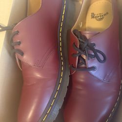 100.00 New Doc Martins Great Gift 