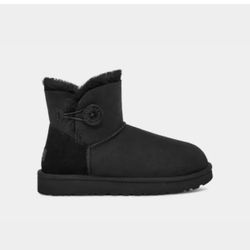 Ugg Mini Bailey Button 