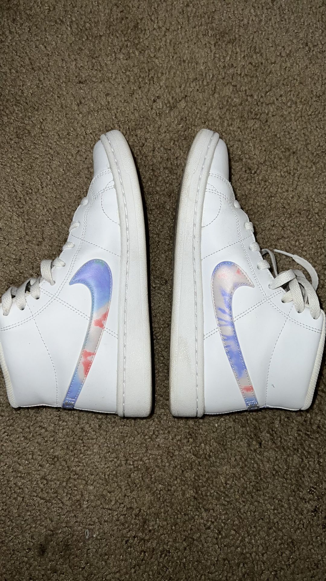 Nike Blazers (Size 6.5 Women’s - Talla 6.5 Mujer)