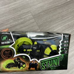 NWT Skidz Stunt Remote Control Car 