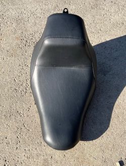 OEM Harley-Davidson Motorcycle Seat | P/N (contact info removed)6 | Like New
