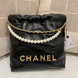 Chanel 22bag with Pearl