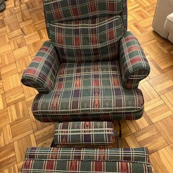Classic Plaid Recliner Chair hi– Comfortable and Sturdy