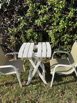 Kids Size Pool/beach Table and Chairs