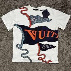 Tshirt Louis Vuitton size medium and large