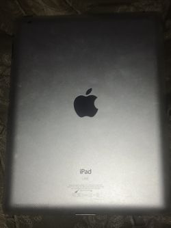 Silver IPad no scratches nor cracks