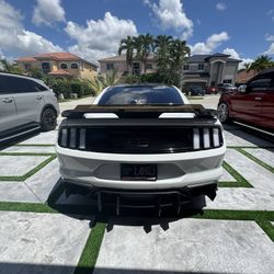 2020 Mustang trunk + spoiler combo