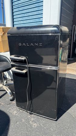 Galanz Retro Mini Fridge