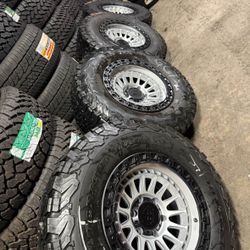 Vendo Un Set De Rines Nuevos Con Llantas Usadas BFgoodrich En Muy Buenas Condiciones De Vida Las 4📲🤩✅