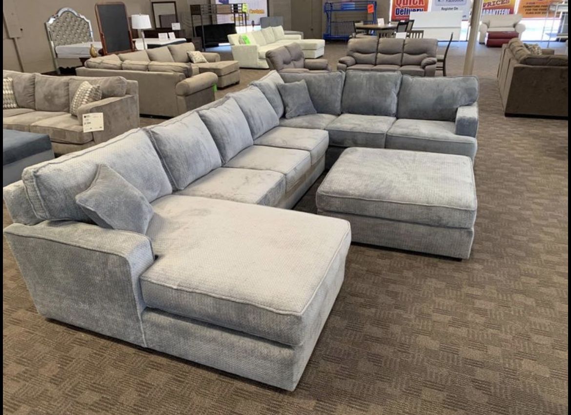 Big New Comfy Sectional Couch