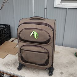 20×14) Beige Rolling Samsonite Carry-On Luggage 