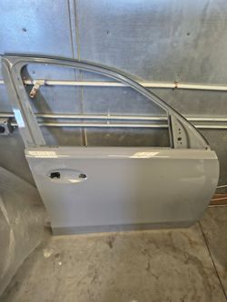 2020-2025 Mercedes-Benz GLE Front Passenger Door Shell – OEM