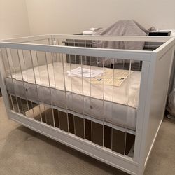 Baby Crib. Pottery Barn.