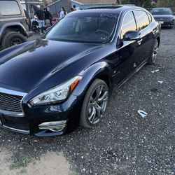 2016 Infiniti Q70