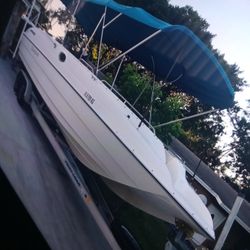 28' Catamaran Boat