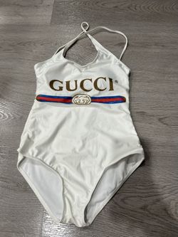 Luxury swimsuit Fits As a Medium 