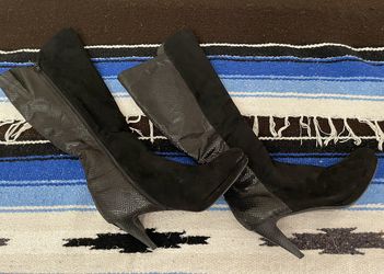 Woman’s Black Boots