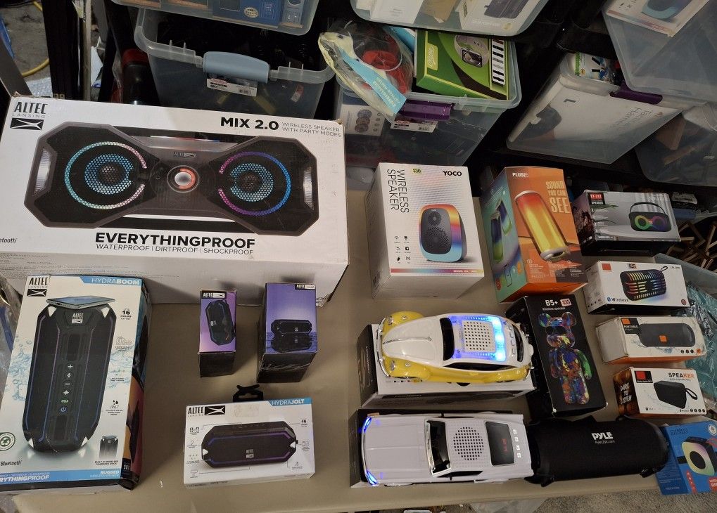 BLUETOOTH SPEAKERS NEW. READ DETAILS