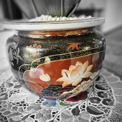 Oriental Flower Vase. 