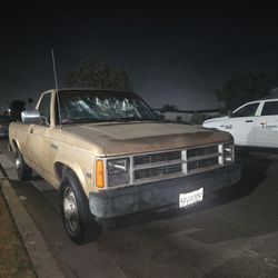 1990 Dodge Dakota