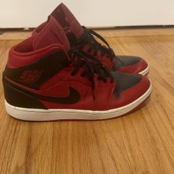 Jordan 1 Mid Reverse Bred