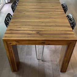 Dining Table With FREE CHAIRS 