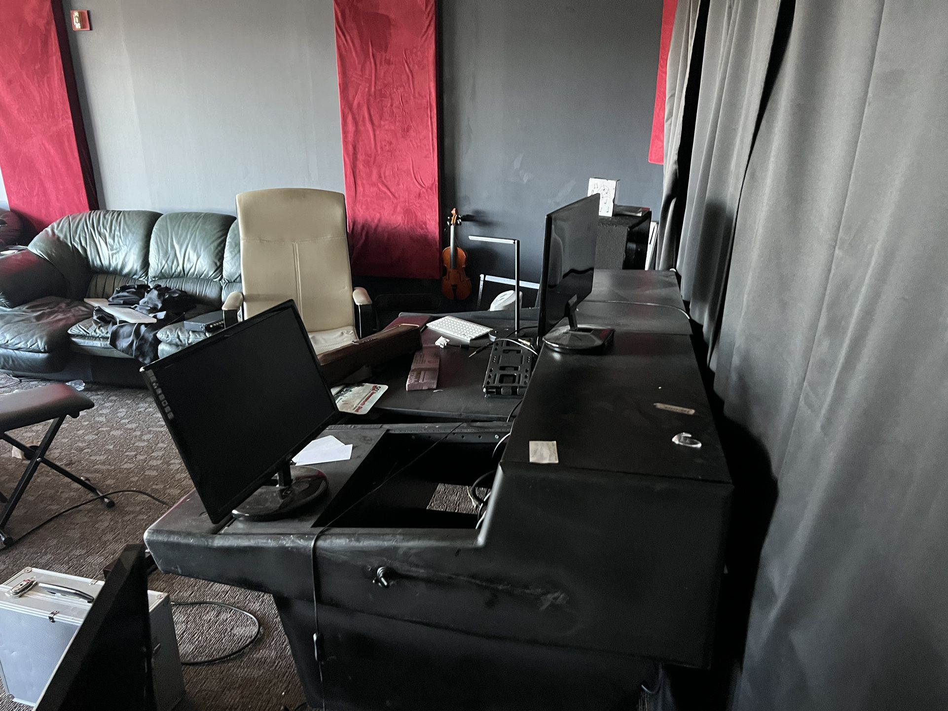  Recording Studio Mixing Board Station