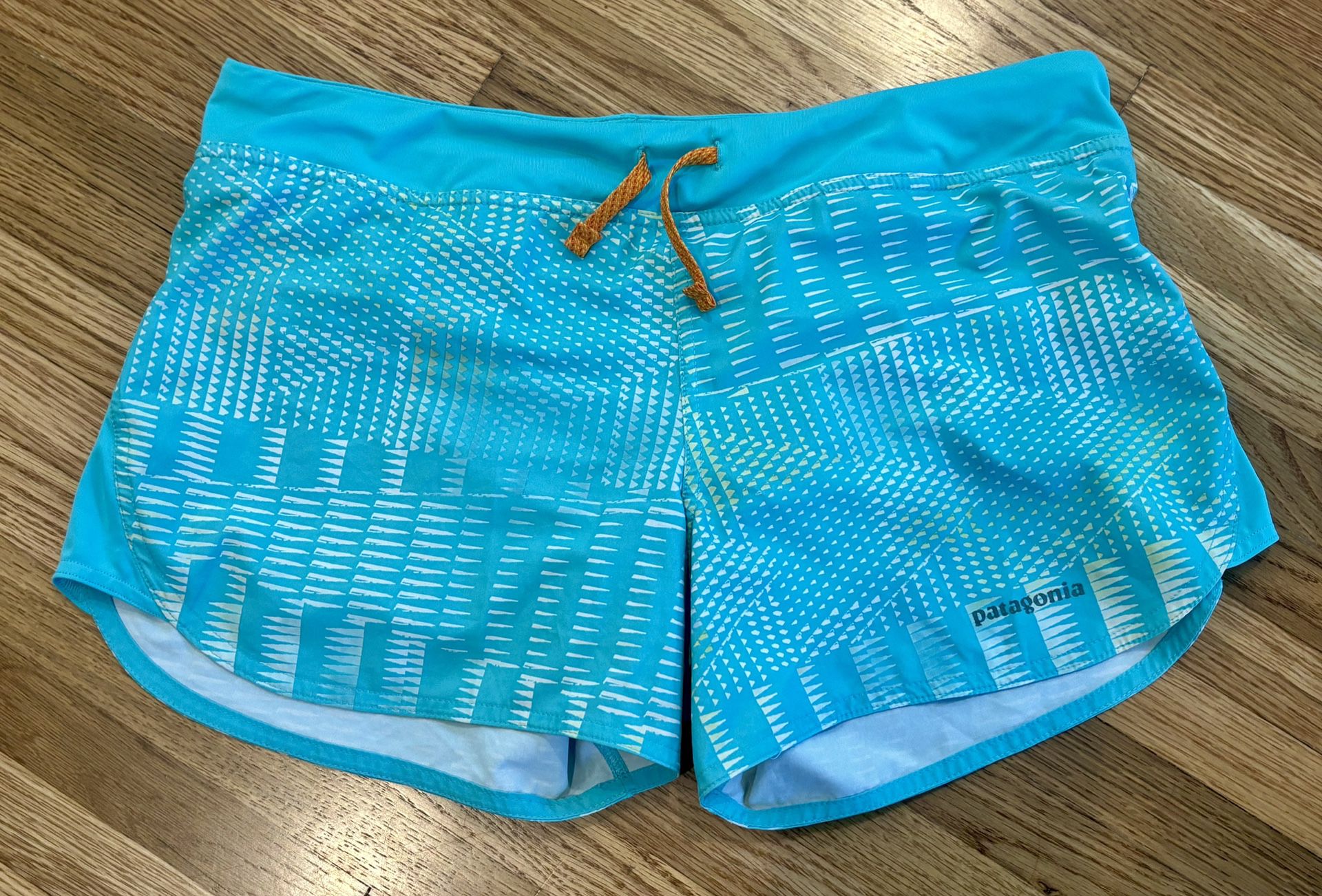 Patagonia Women’s Nine Trails Short. Lined. Size Small
