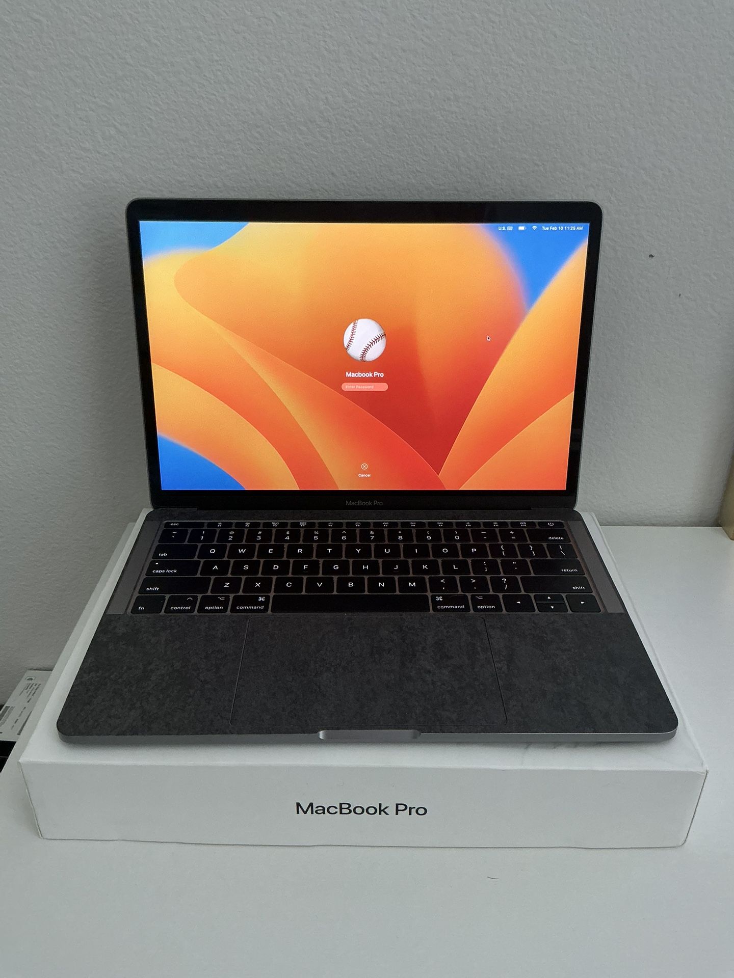 Apple MacBook Pro 13 Inch (A1708) – 8GB RAM / 128GB SSD