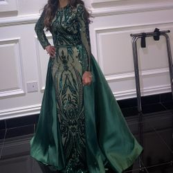 Emerald Green Sequin Dress With Detachable Cape Skirt Size 4