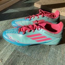 Size 8.5 Boys Soccer Cleats 