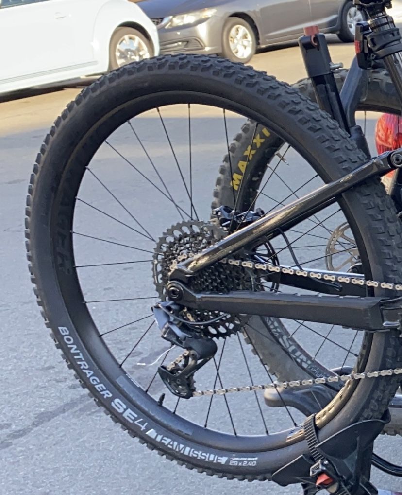 Mtb Tubeless Tires Bontrager 29x2.40 And 29x2.50