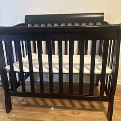 Baby crib