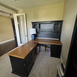 Desk & Filing Cabinet 