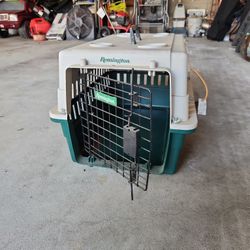 Enclosed Pet Carrier (Small) 