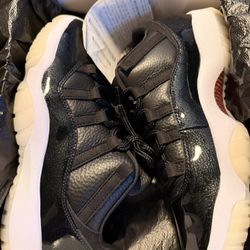 Jordan 11 Low 72-10 Size 9 1/2