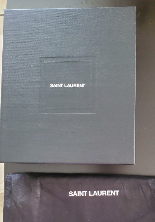 Yves Saint Laurent Bag for Sale in Wahneta, FL - OfferUp