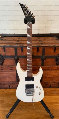 Jackson JS32R Dinky Electric Guitar – Snow White – Floyd Rose – $300 OBO