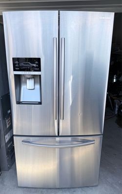 Samsung Stainless Steel French Door Refrigerator. H-70” W-36” D-35”.