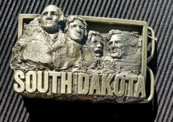 

Vintage South Dakota Mount Rushmore Pewter Belt Buckle Valley Forge Hand Crafted U.S.A.

