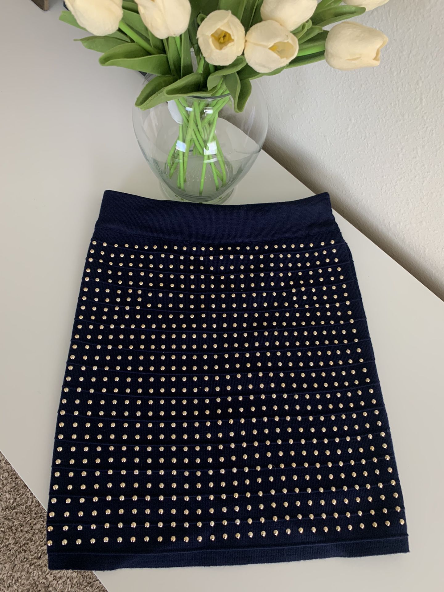 Skirt for women, color dark blue, size S.