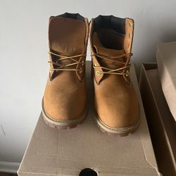 Classic Wheat Timberland Boots Sz 4.5 in Kids