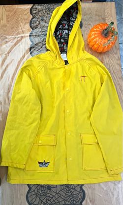 It Rain Coat Costume